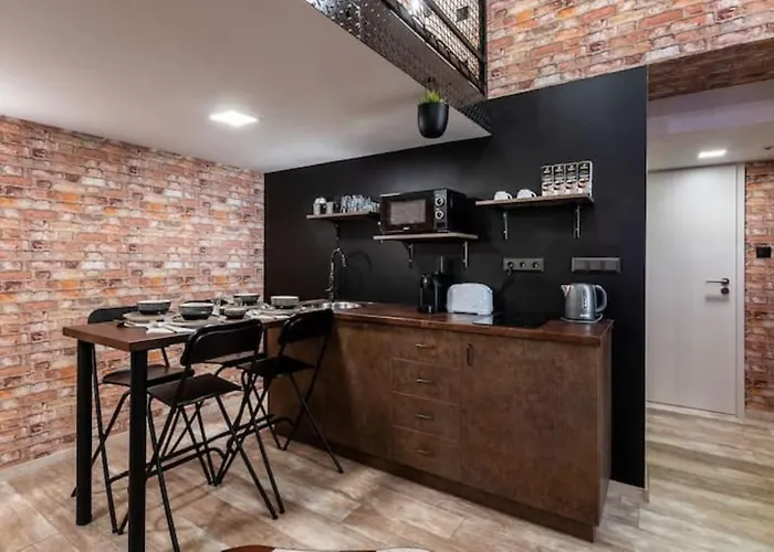 Very Stylish And Ac Apartment *