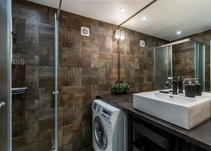 Apartment Very Stylish And Ac