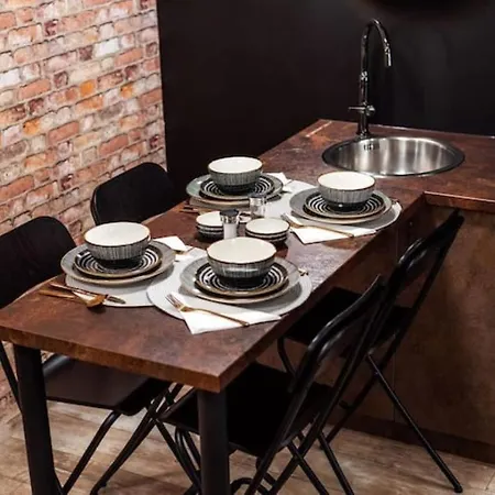 Very Stylish And Ac Apartament *